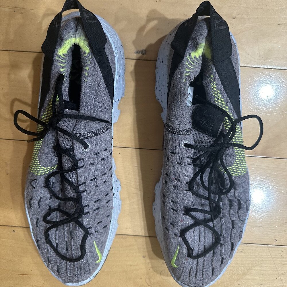 Nike Space Hippie 04